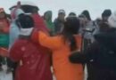 Tourists Fight Over Selfie Spot on Top of 15,000 Foot Mountain